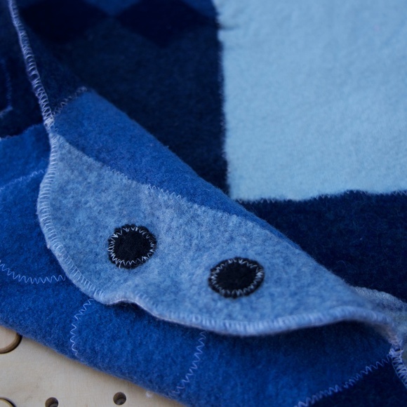 Cate & Levi 100% Wool Eco-Friendly Knitted Blue Baby Play mat Handmade In Canada - Picture 4 of 15